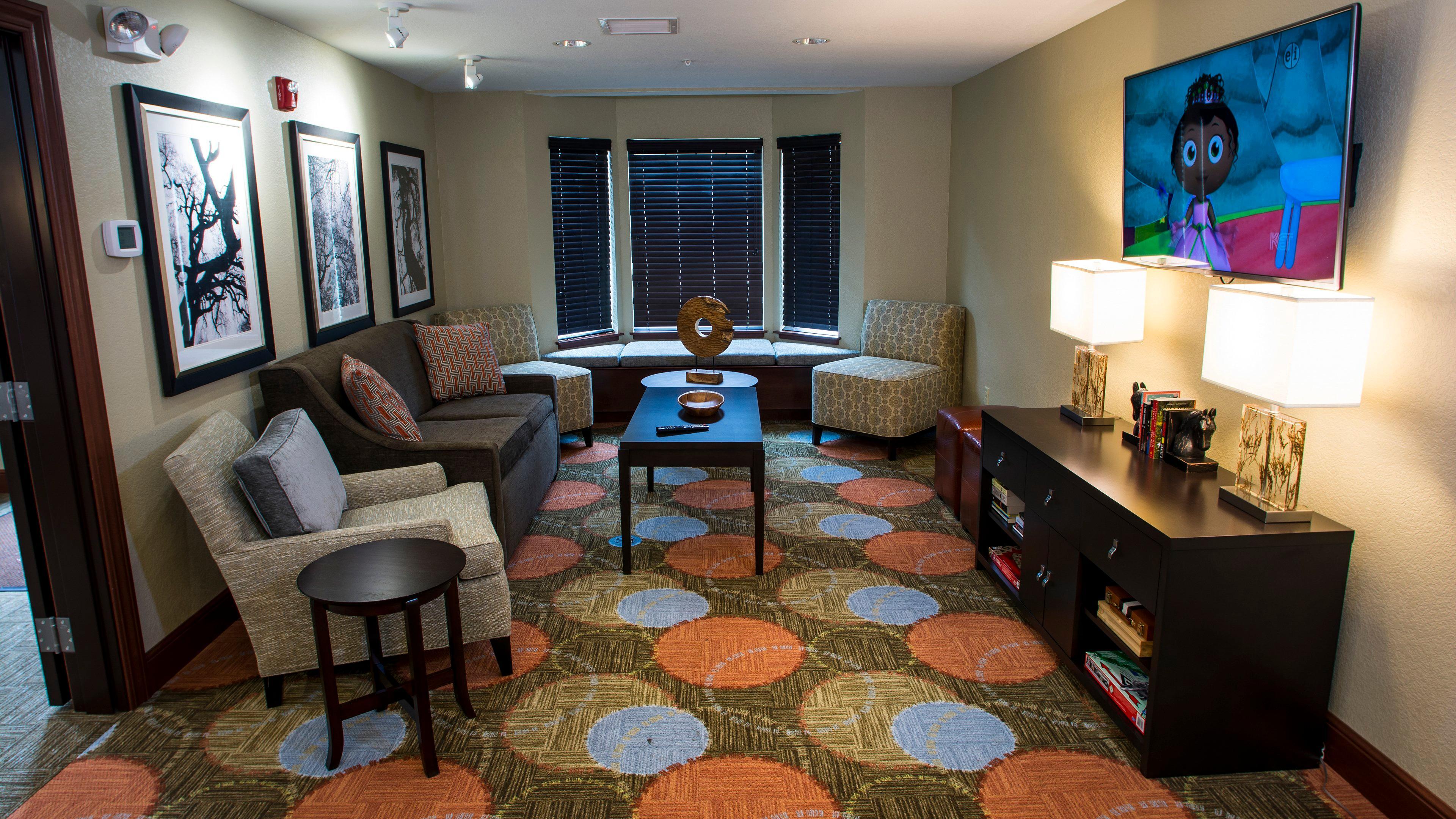 Staybridge By Ihg Hotel
